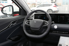 2020款合众新能源哪吒U400