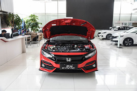 2021款本田思域两厢版