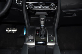 2021款本田思域两厢版