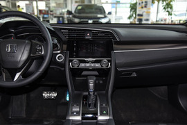 2021款本田思域两厢版