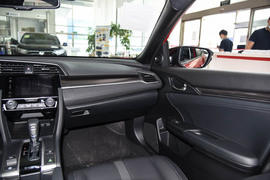 2021款本田思域两厢版