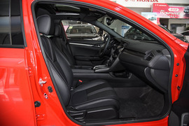 2021款本田思域两厢版