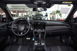 2021款本田思域两厢版