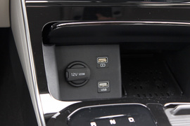 2020款起亚K5凯酷