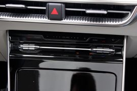 2020款起亚K5凯酷