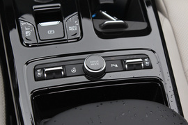 2020款起亚K5凯酷