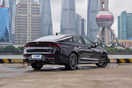 2020款起亚K5凯酷