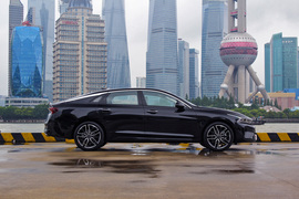 2020款起亚K5凯酷