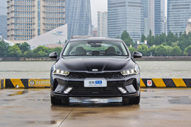 2020款起亚K5凯酷