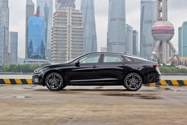 2020款起亚K5凯酷