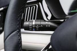 2020款比亚迪宋PLUS