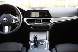 2020款宝马330i
