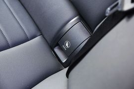 2020款宝马330i