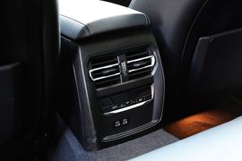 2020款宝马330i