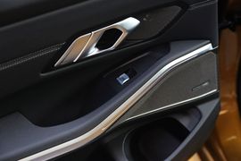 2020款宝马330i
