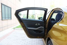2020款宝马330i
