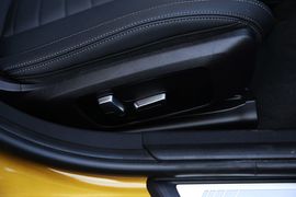 2020款宝马330i