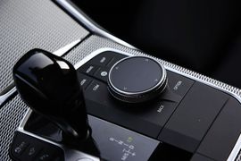 2020款宝马330i