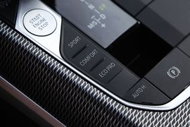 2020款宝马330i