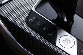 2020款宝马330i