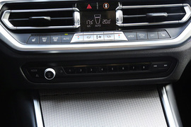 2020款宝马330i