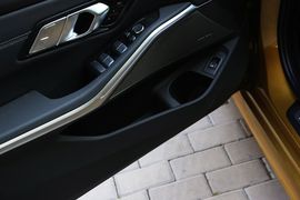 2020款宝马330i
