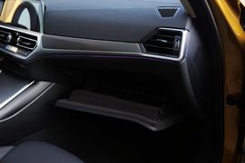 2020款宝马330i