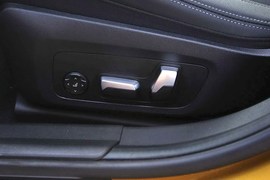 2020款宝马330i