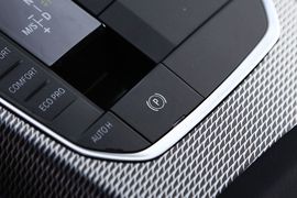 2020款宝马330i