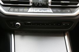 2020款宝马330i