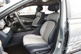 2020款新宝骏RC-5