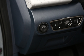 2020款新宝骏RC-5