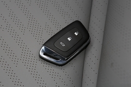 2020款新宝骏RC-5