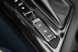 2020款新宝骏RC-5