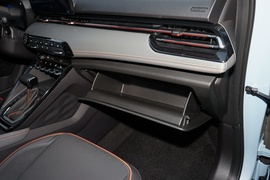 2020款新宝骏RS-3