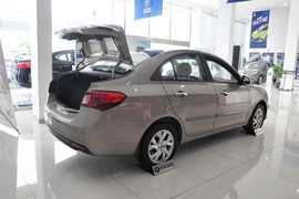 2012款长安悦翔V5
