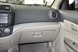 2012款长安悦翔V5