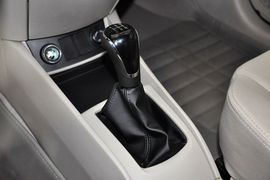 2012款长安悦翔V5