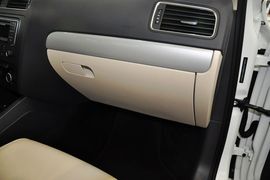 2014款大众速腾1.6L自动舒适型