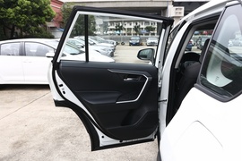 2020款丰田RAV4荣放双擎