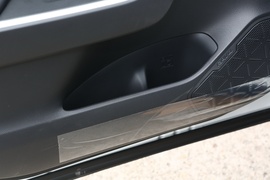 2020款丰田RAV4荣放双擎