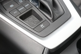 2020款丰田RAV4荣放双擎