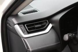 2020款丰田RAV4荣放双擎