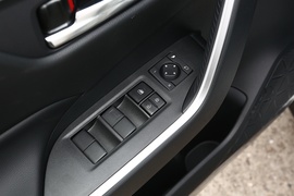 2020款丰田RAV4荣放双擎