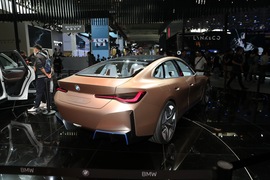 宝马i4概念车