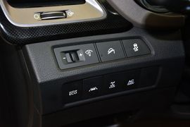 2013款现代格锐3.0L手自一体旗舰版6座