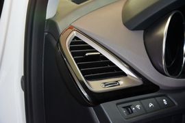 2013款现代格锐3.0L手自一体旗舰版6座