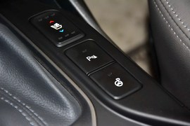 2013款现代格锐3.0L手自一体旗舰版6座