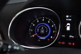 2013款现代格锐3.0L手自一体旗舰版6座