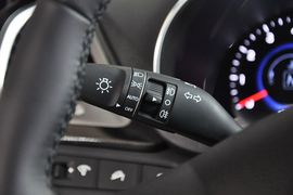 2013款现代格锐3.0L手自一体旗舰版6座